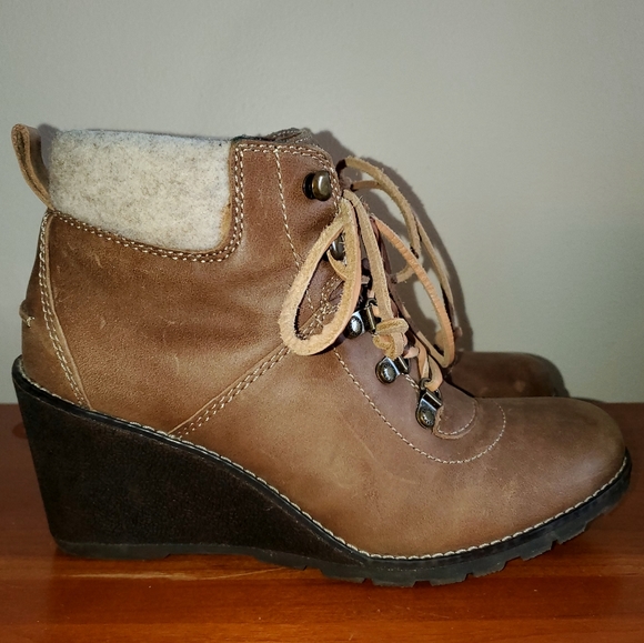 Sperry 8.5 wedge booties - Picture 1 of 8